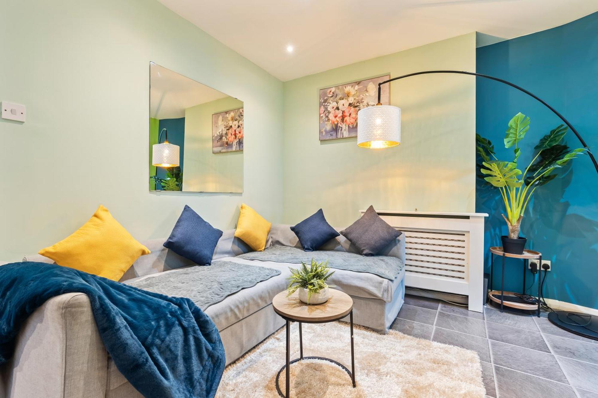 Comfy 4Br House Close To Subway London Exterior foto