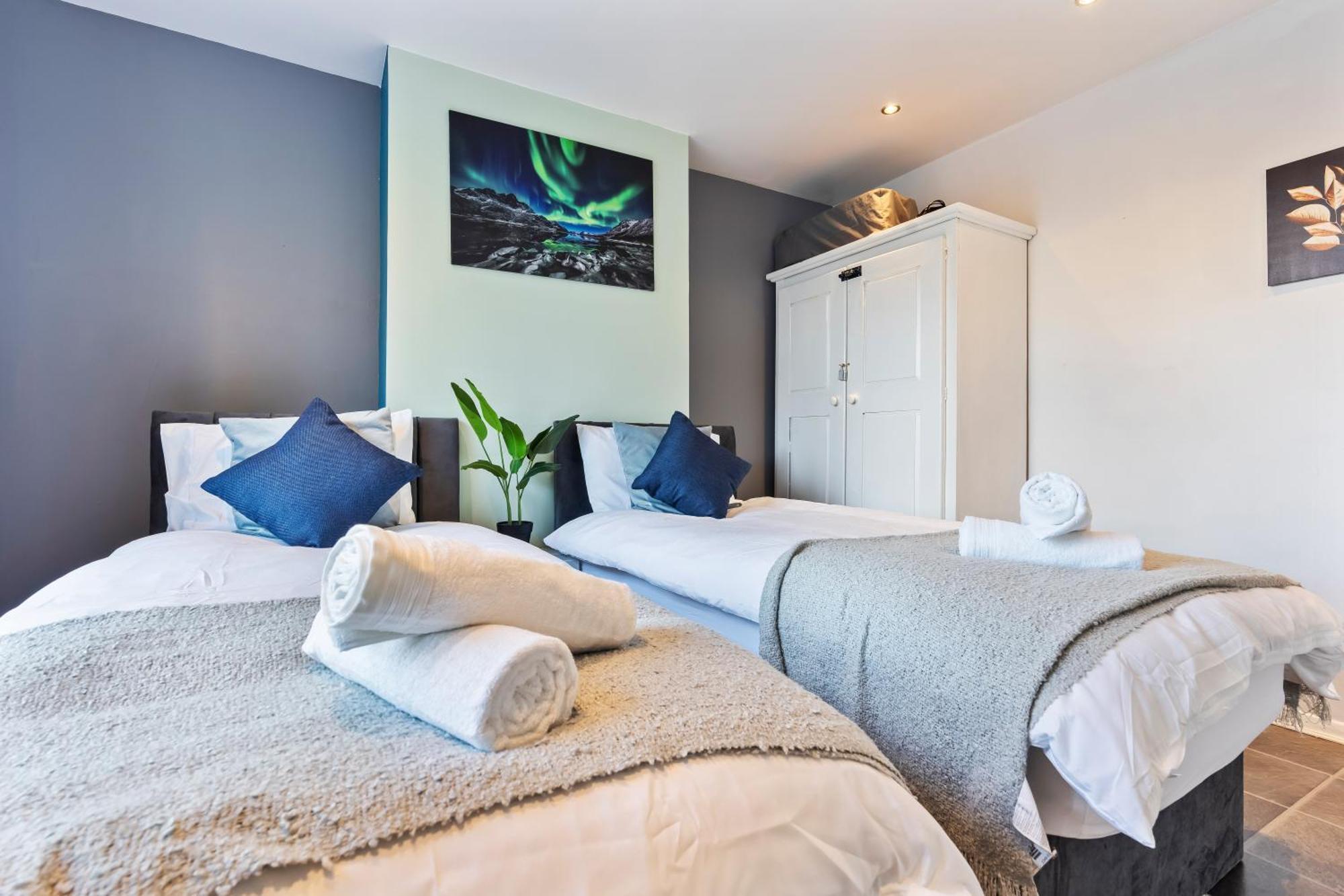 Comfy 4Br House Close To Subway London Exterior foto