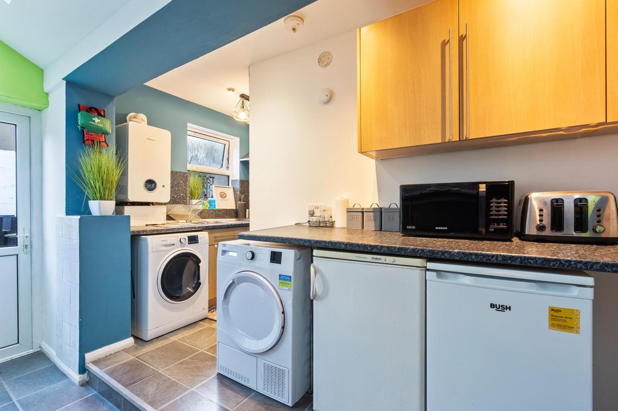 Comfy 4Br House Close To Subway London Exterior foto