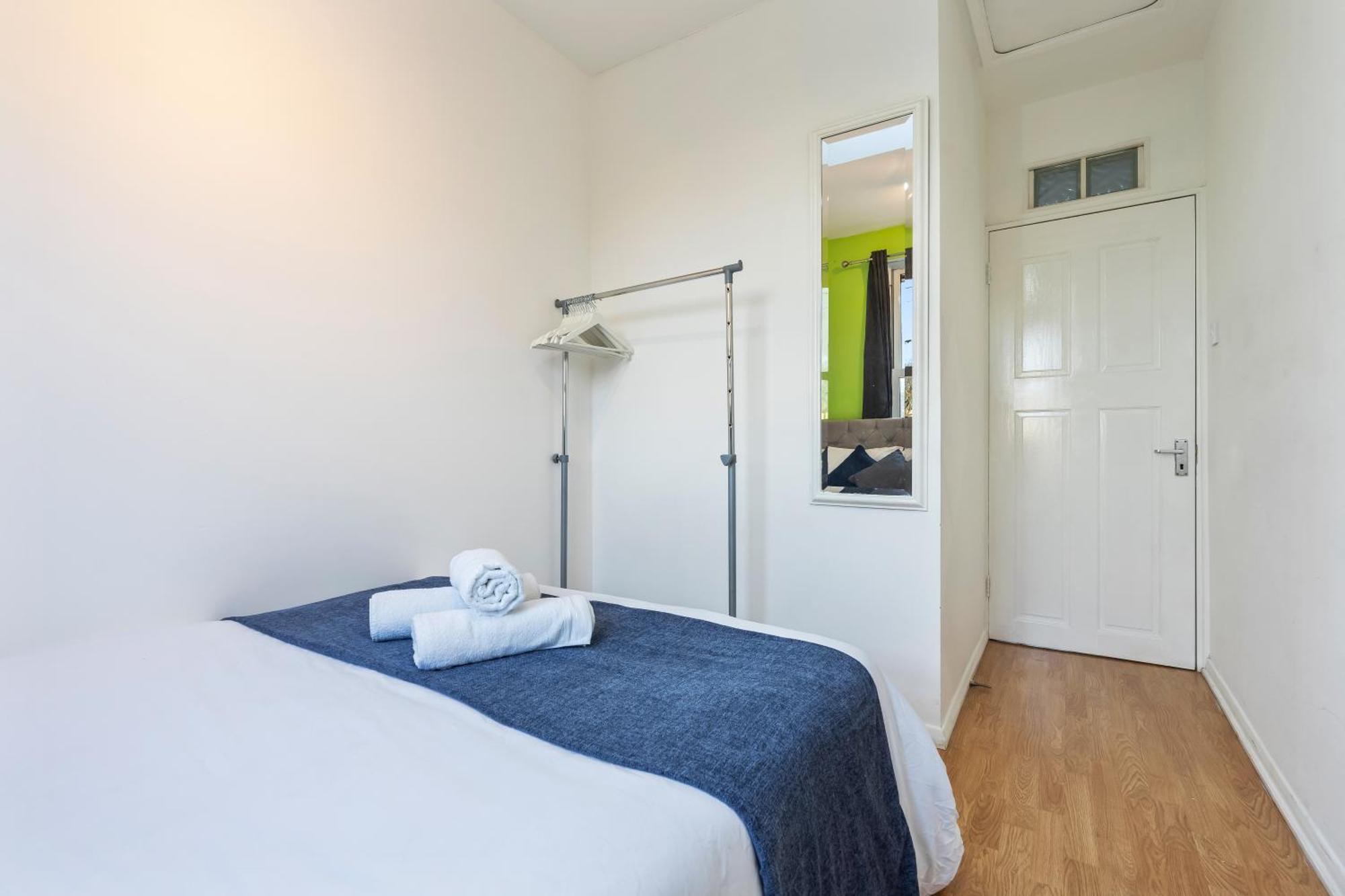 Comfy 4Br House Close To Subway London Exterior foto