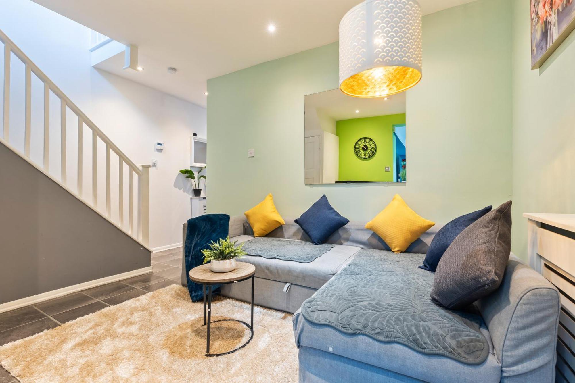 Comfy 4Br House Close To Subway London Exterior foto