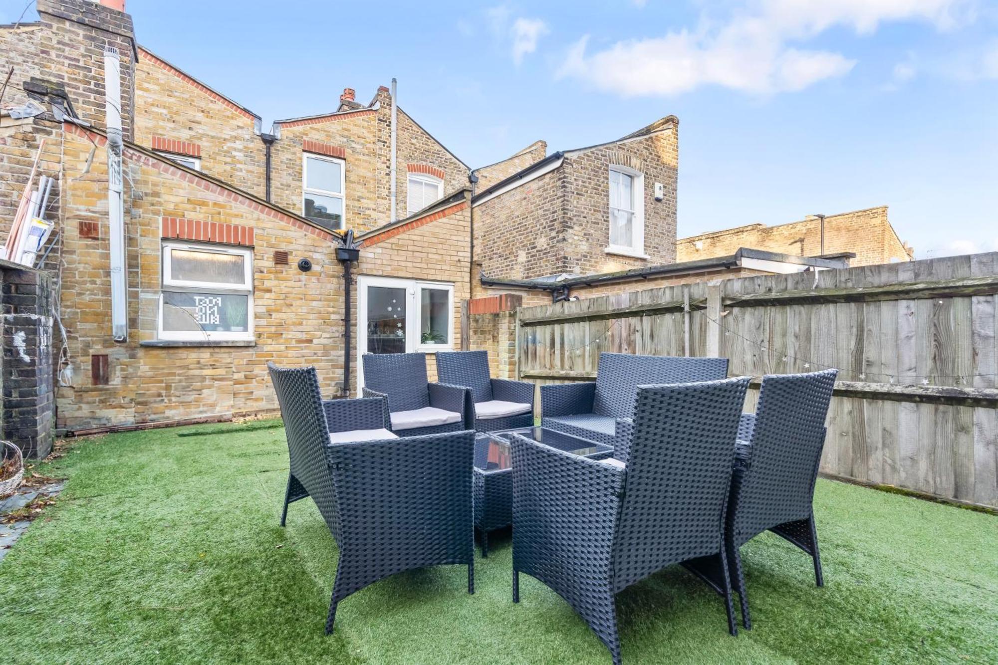 Comfy 4Br House Close To Subway London Exterior foto